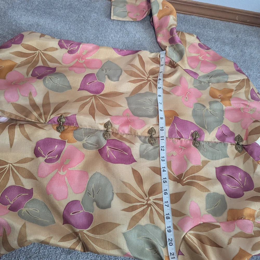 Maggie Sweet Floral‎ Brocade Top with Mandarin Collar